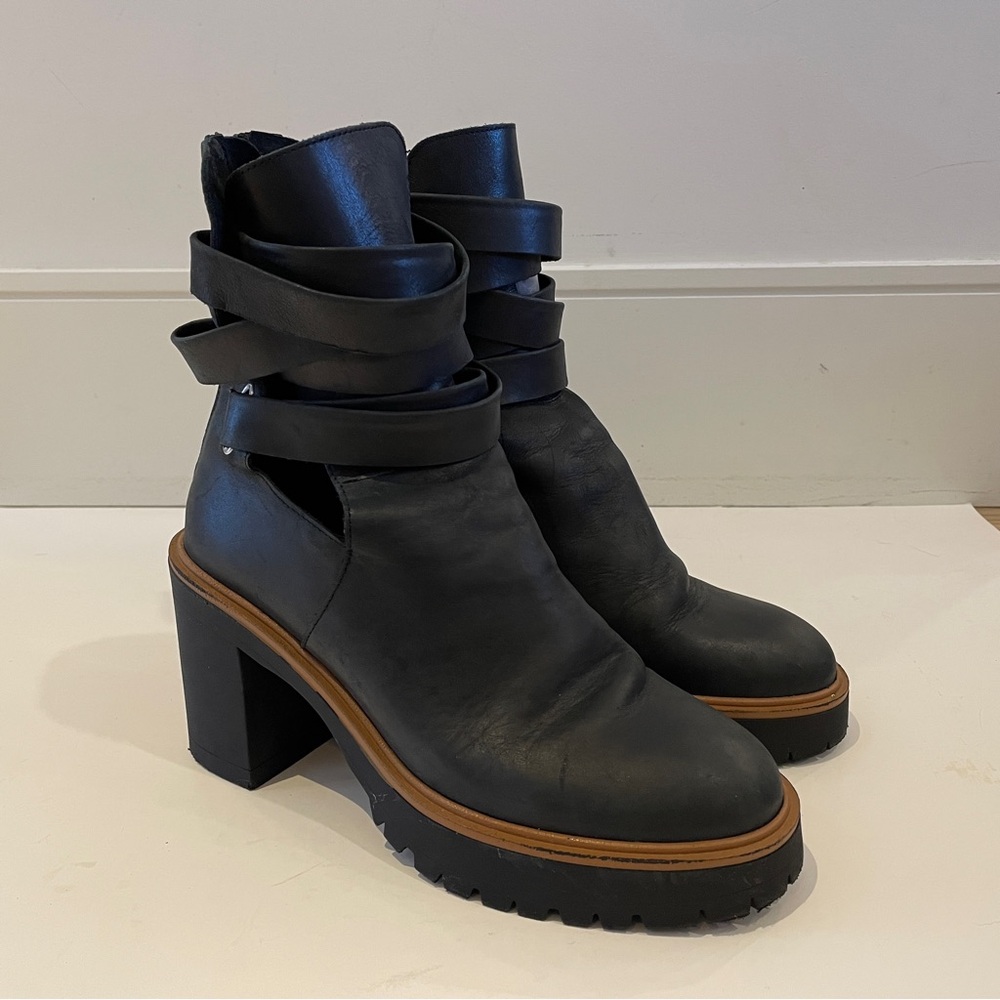 Free People Black Leather Strappy Heeled Ankle Boots Size 39 / 8.5